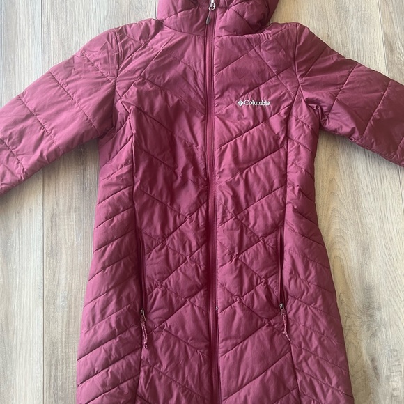 Woman’s Columbia coat - Picture 3 of 6